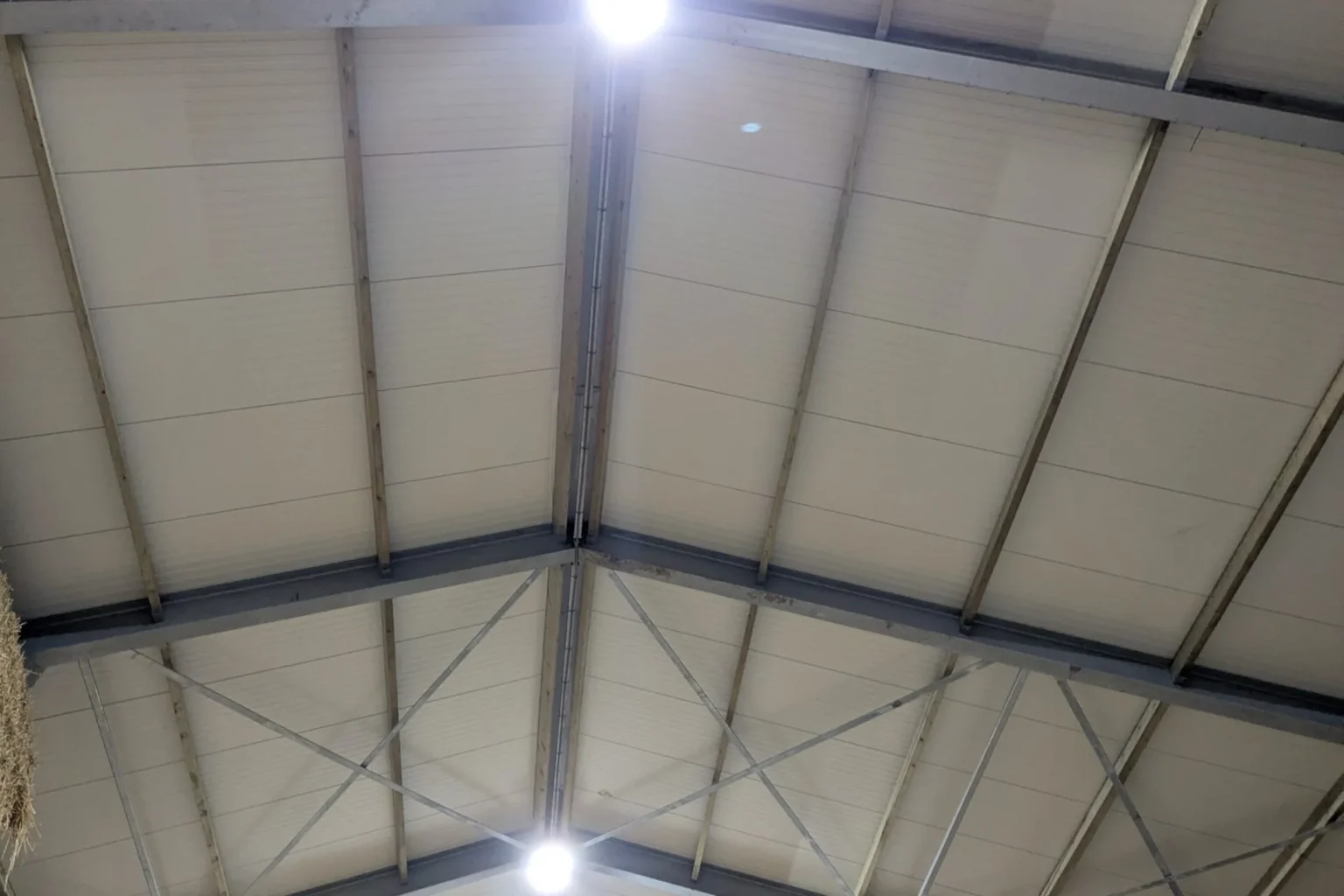 HPI-lampen aan plafond